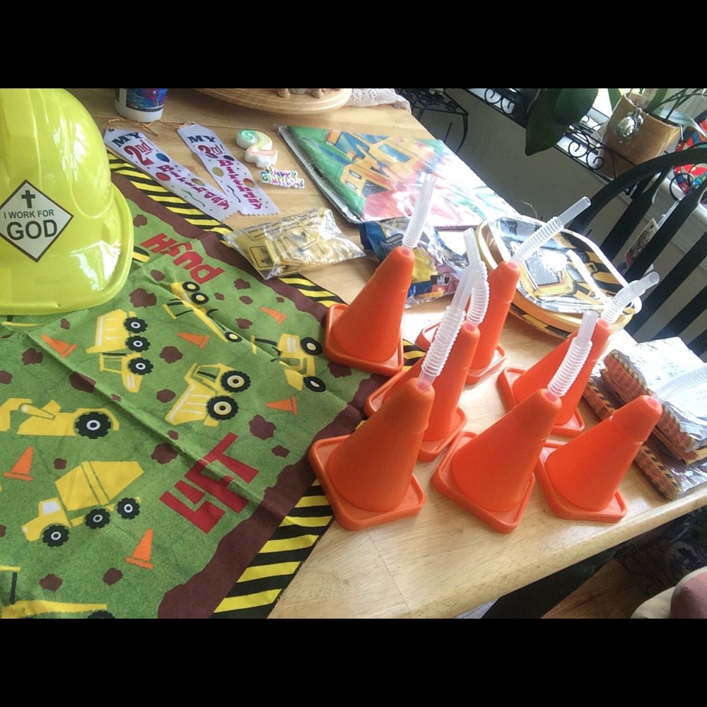 SOLD Kid’s Bob The Builder theme party decorations